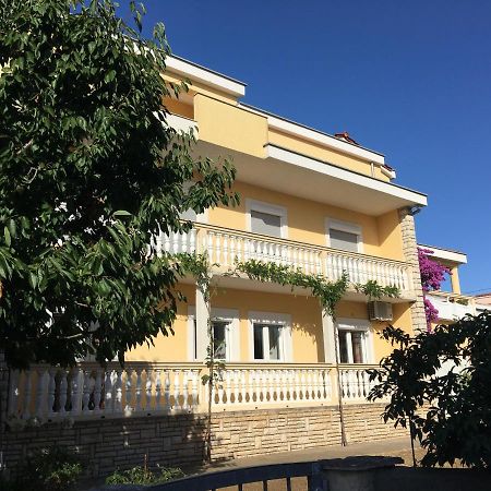 Apartmani Ljubica 扎达尔 外观 照片